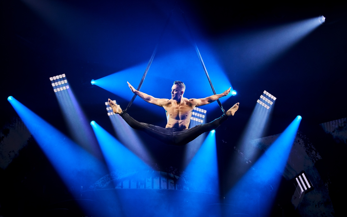 Download fantissima-show_10.zip
