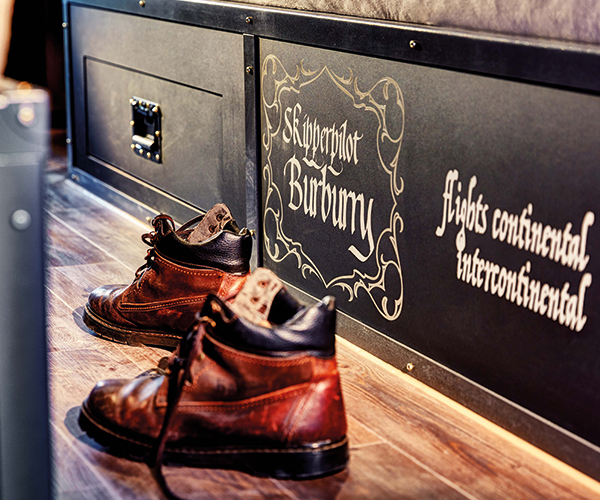 cf-kabine-schuhe-01.jpg