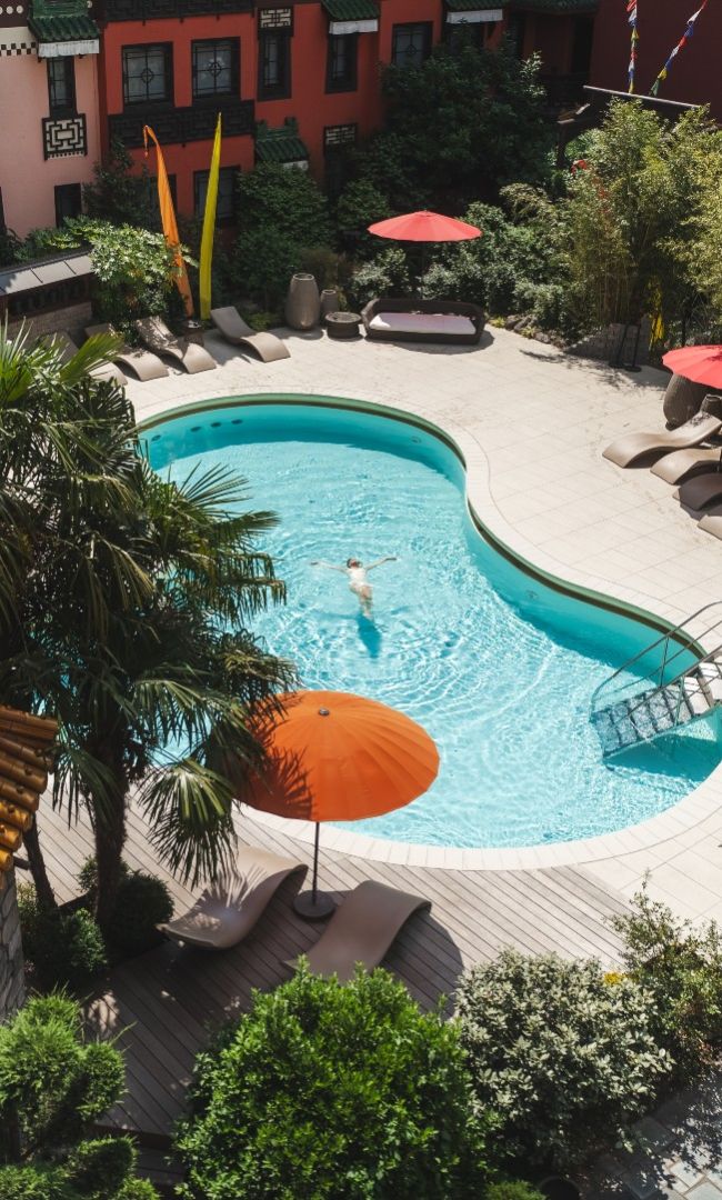 fhm-pool-ling-bao-aussen_01.jpg