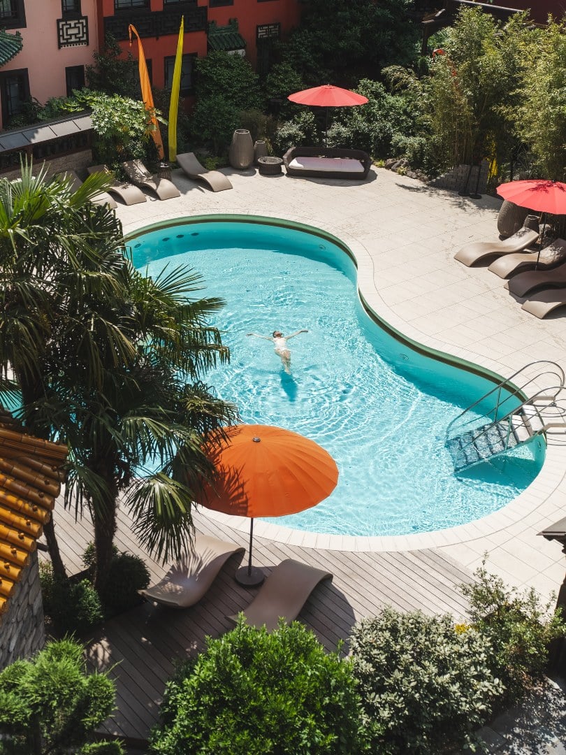 hm-pool-ling-bao-aussen_05.jpg