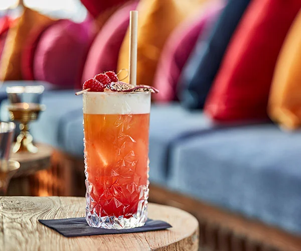 cf-dragon-bar-cocktail_01.jpg